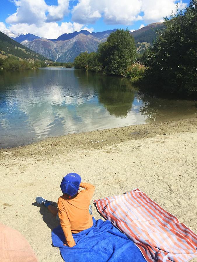 Denkmalgeschützter Spycher total renoviert Goms Buitenkant foto